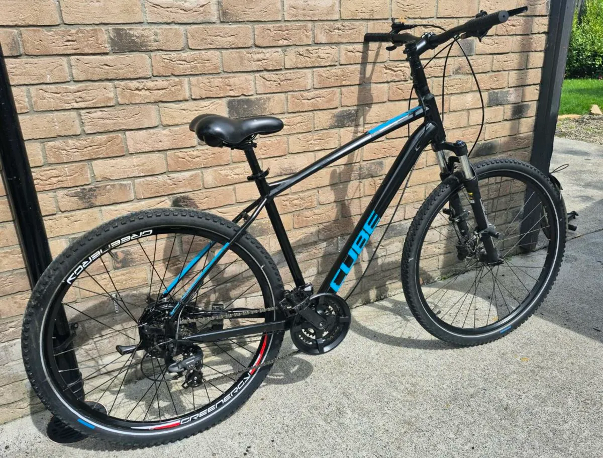 Adults CUBE AIM Race Bike Frame Size 22 /XL Gears - Image 2