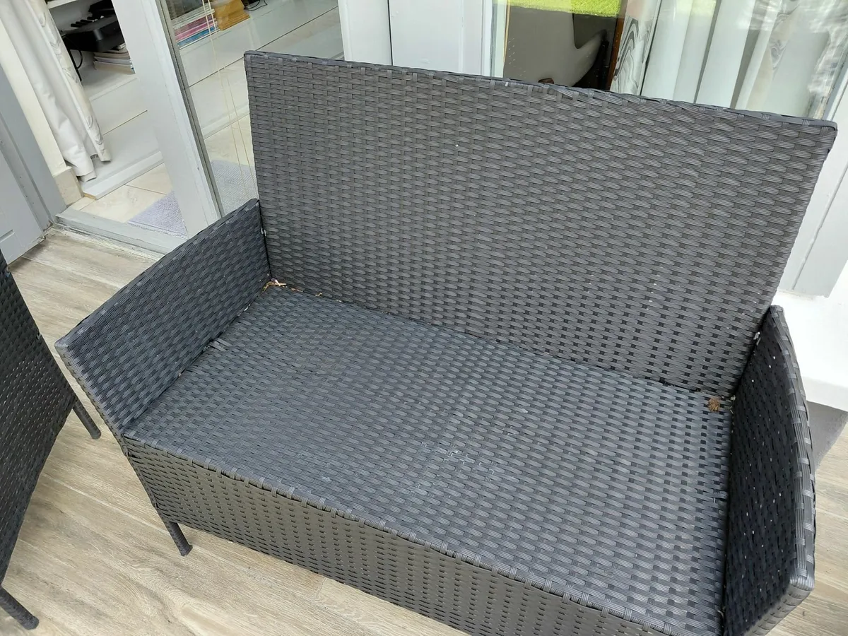 Garden furniture - Image 1