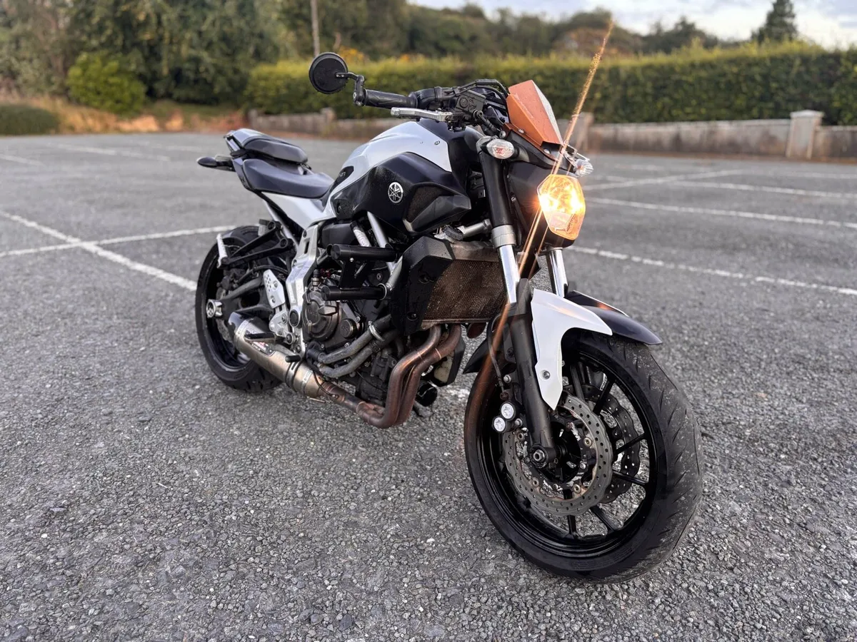2014 YAMAHA MT 07 - Image 1