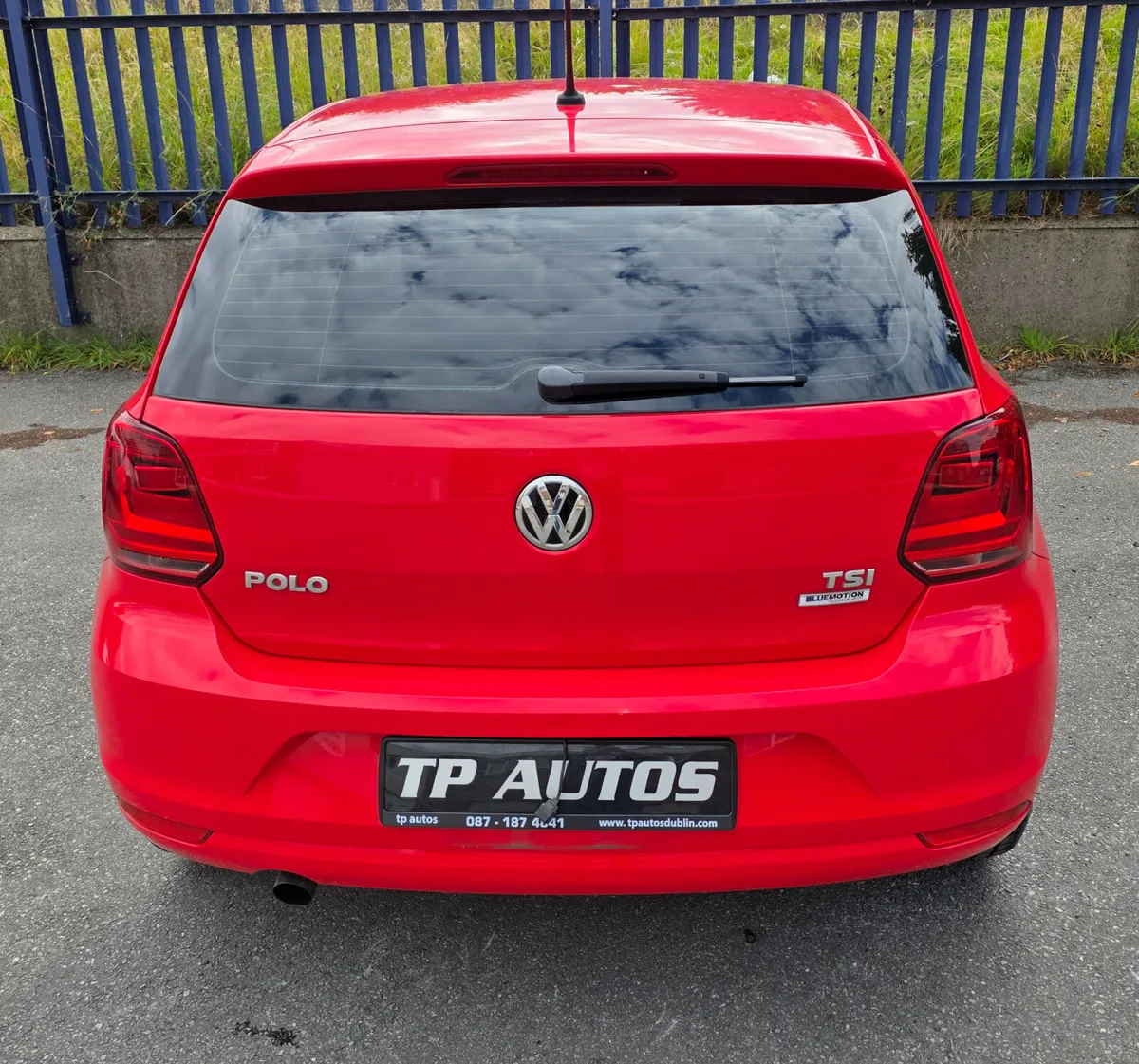 2015 Volkswagen Polo - Image 4