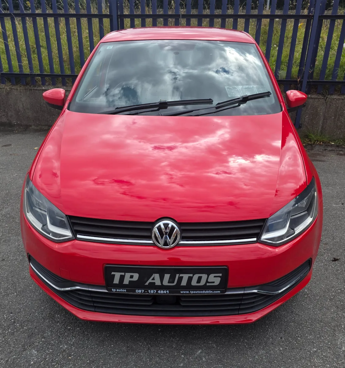 2015 Volkswagen Polo - Image 3