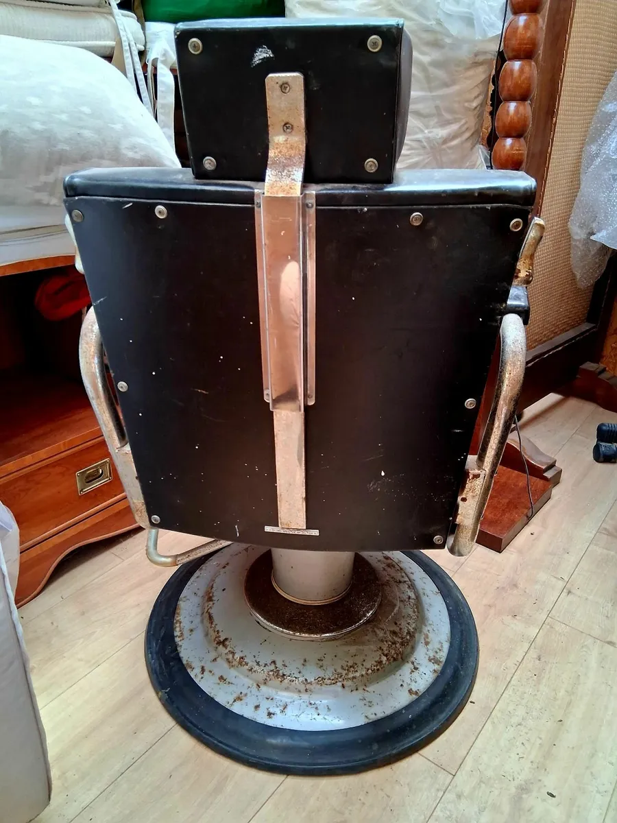 Old hydraulic dentist chair - Image 4