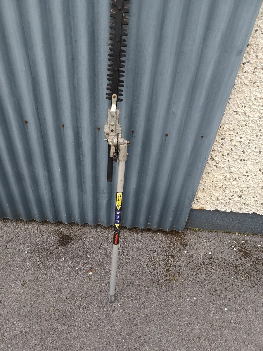 Hedge trimmer and streamer - Image 2