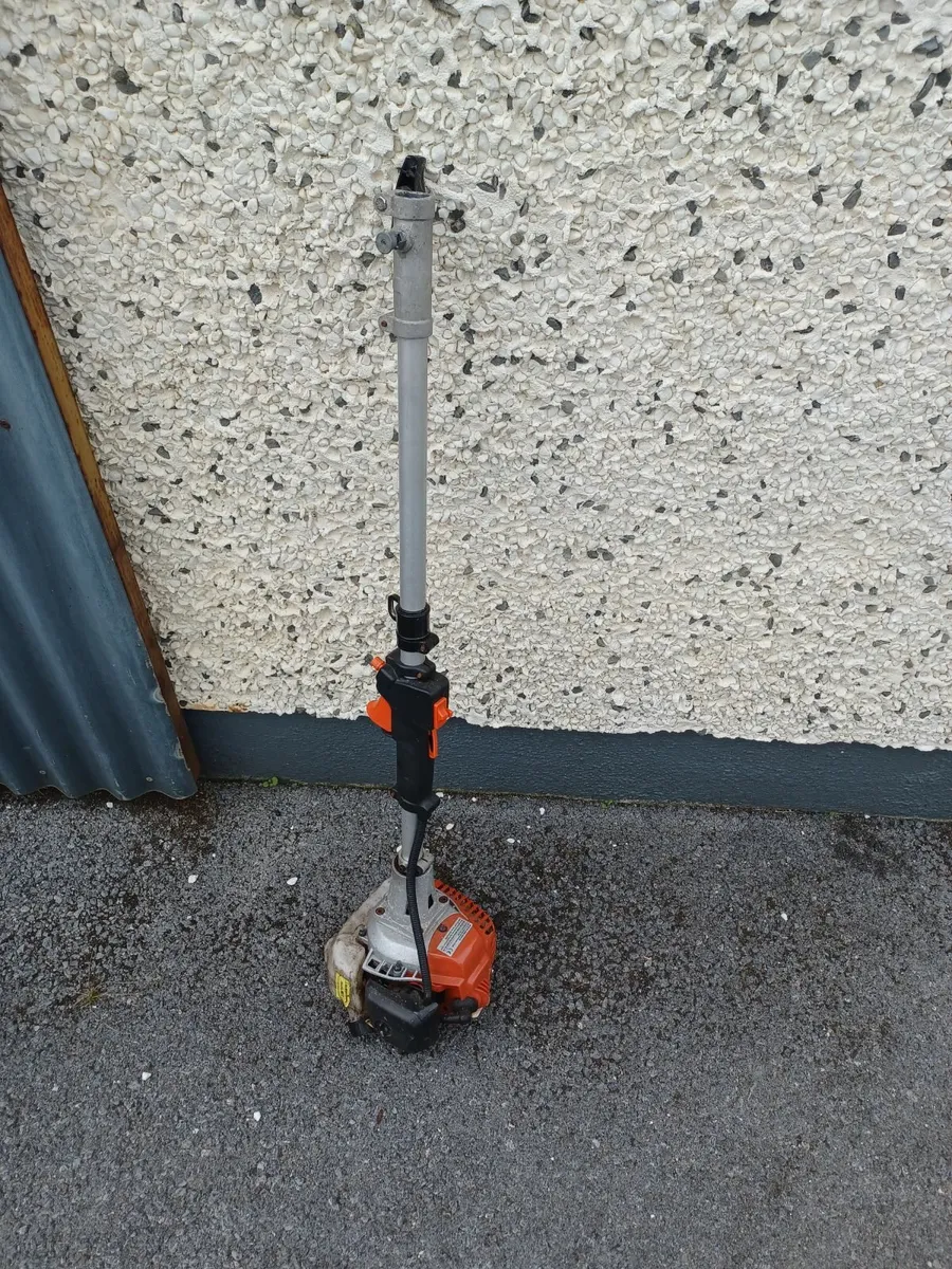 Hedge trimmer and streamer - Image 3