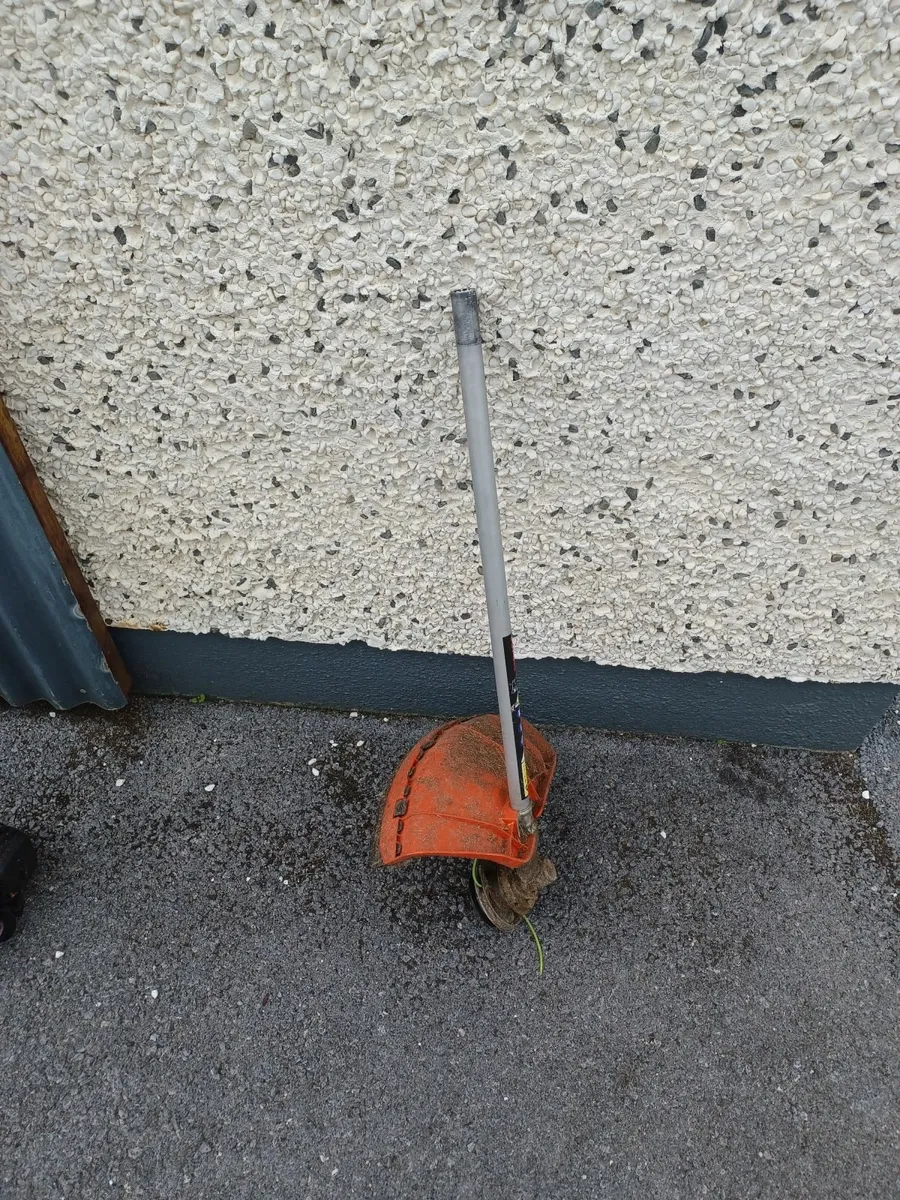 Hedge trimmer and streamer - Image 4