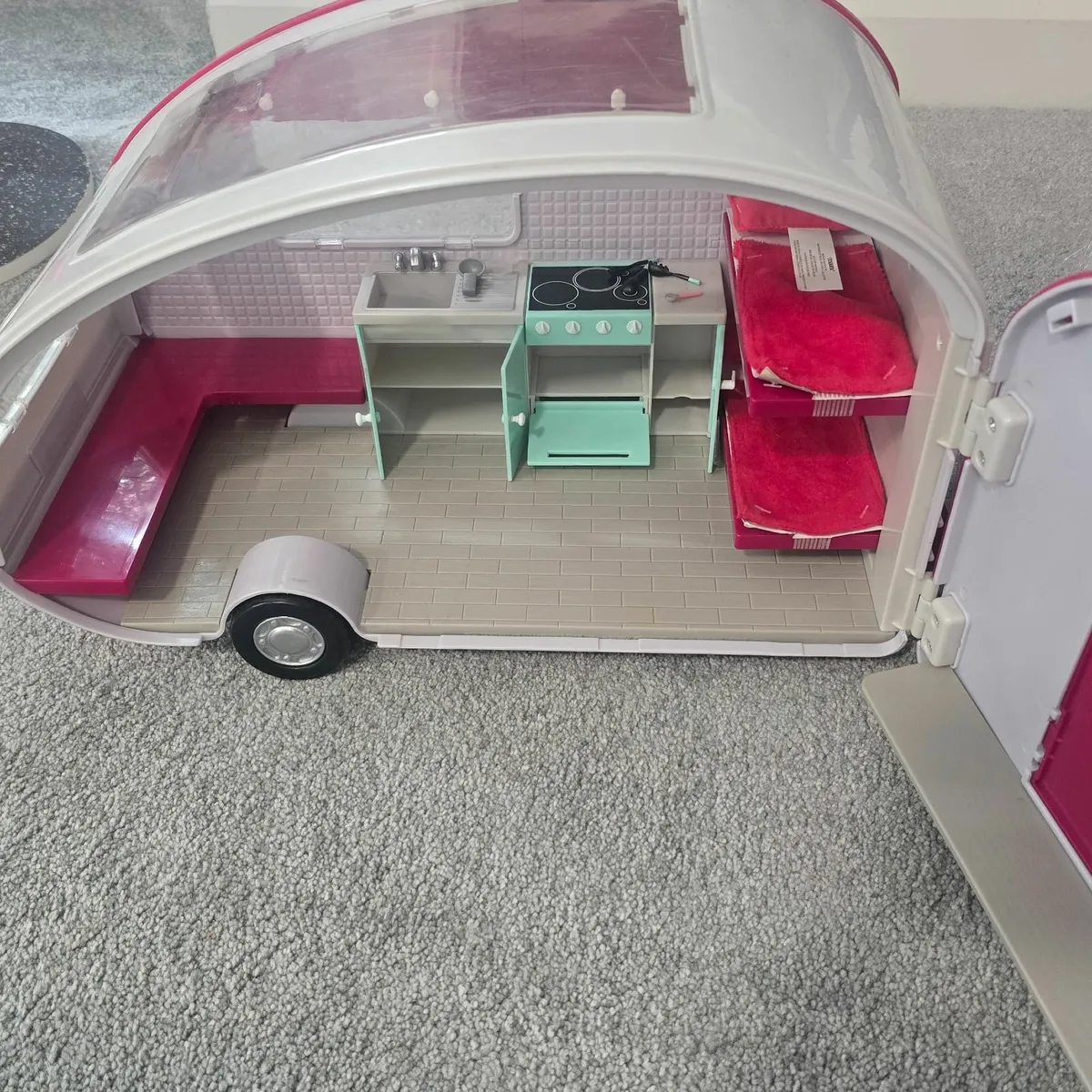 Lol doll and car and caravan - Image 3