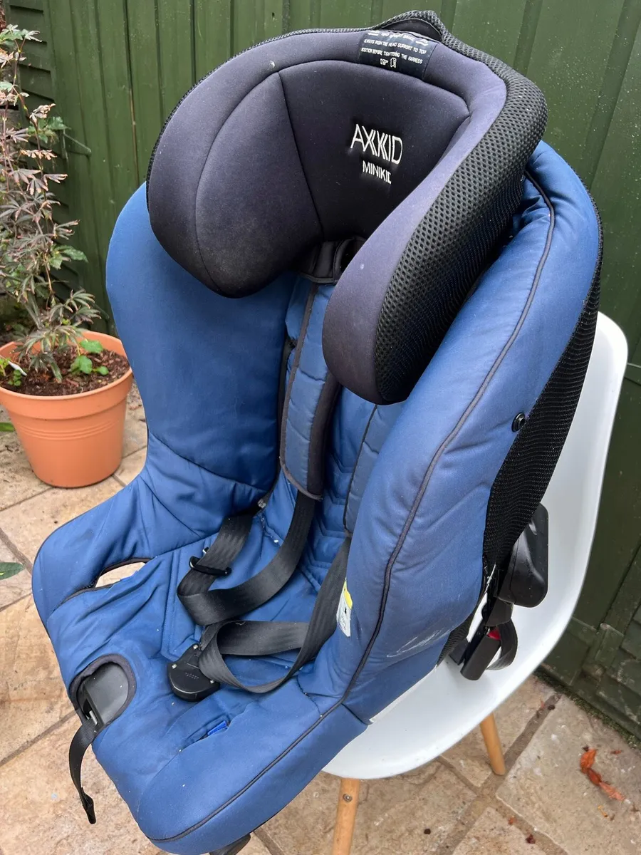 Axkid Minikid rear facing car seat - Image 2