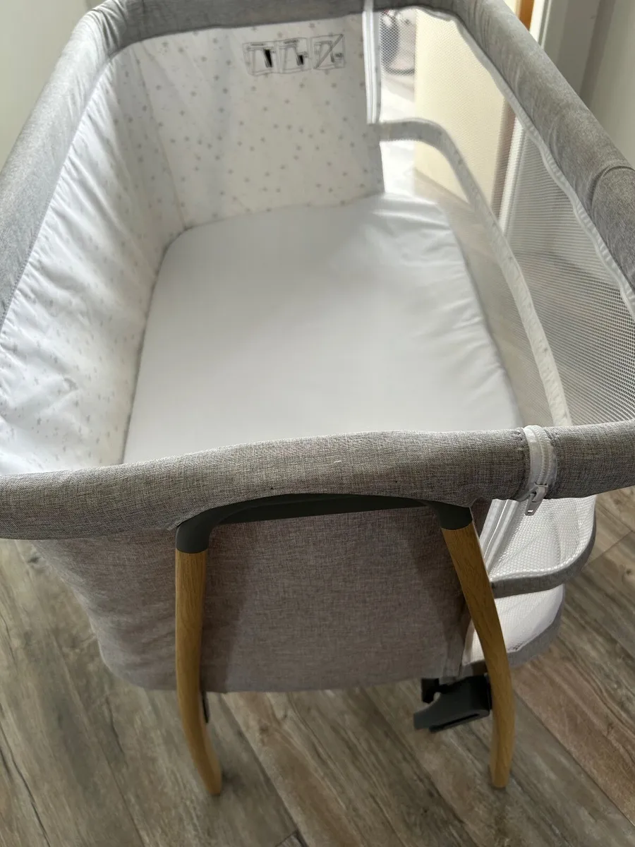 Baby cot - Image 1