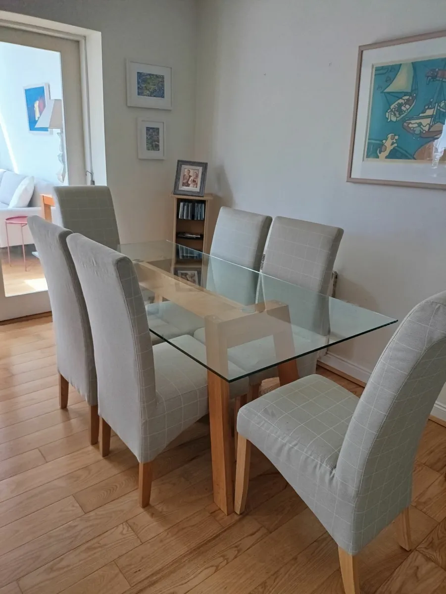 Dining table - Image 1