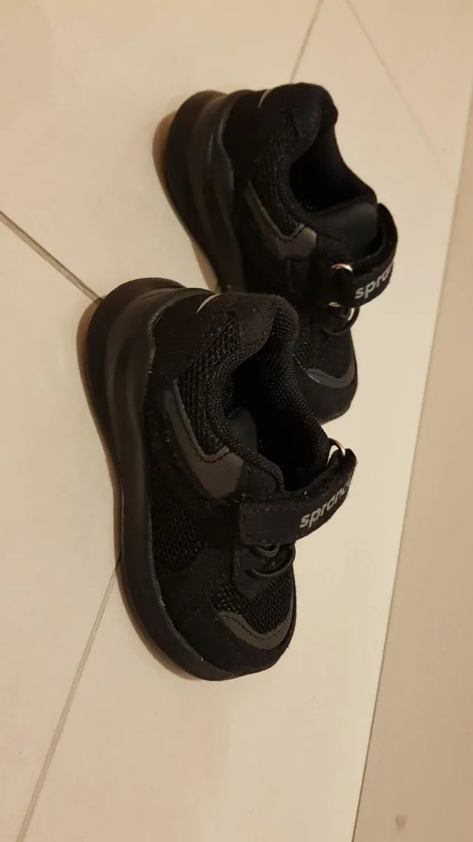 kids shoes- SPRANDI -BRAND NEW-Size 20-21 - Image 3