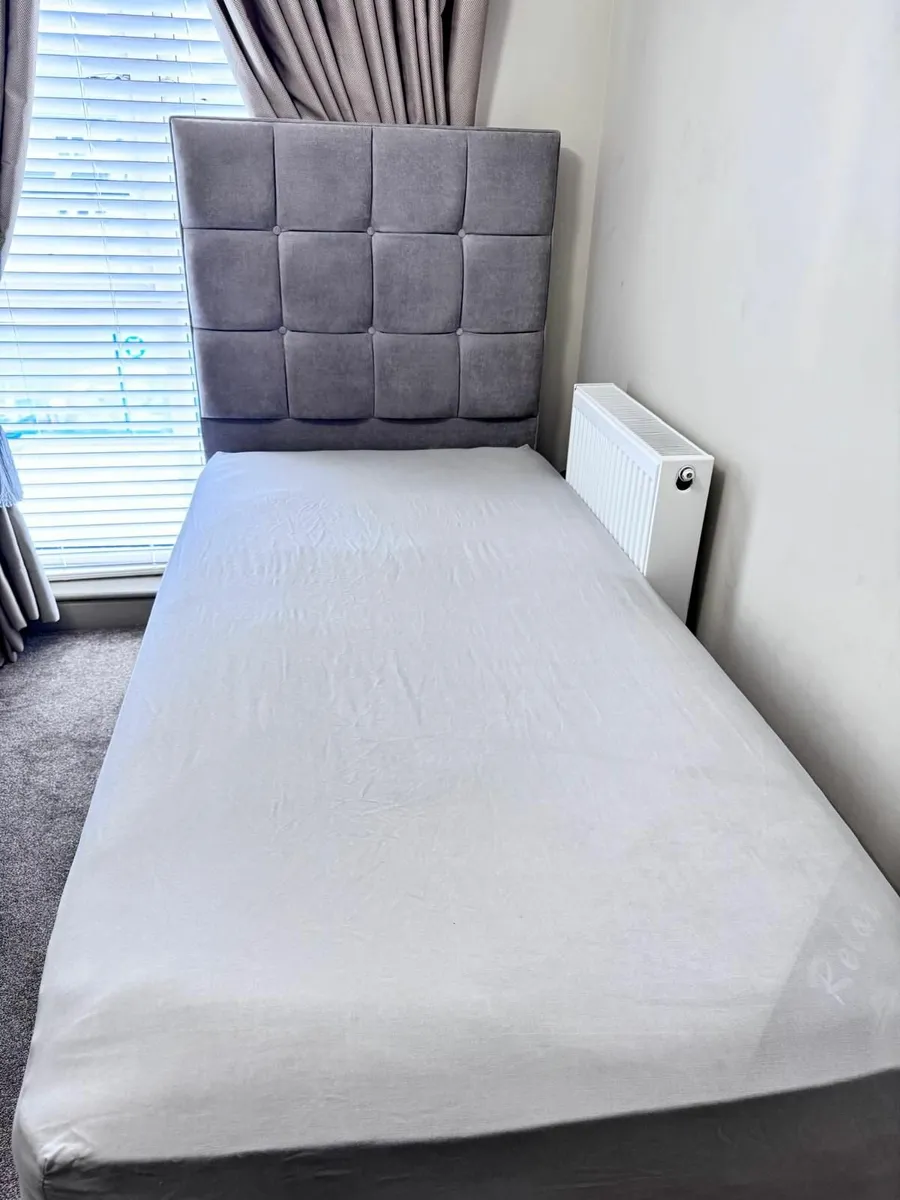 Beds 🛌 in Furnitures - Image 1