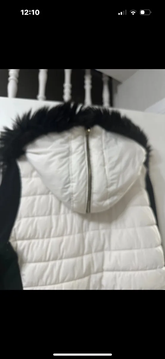 Ladies Calvin klein Cream & Black Long Fur hooded - Image 4