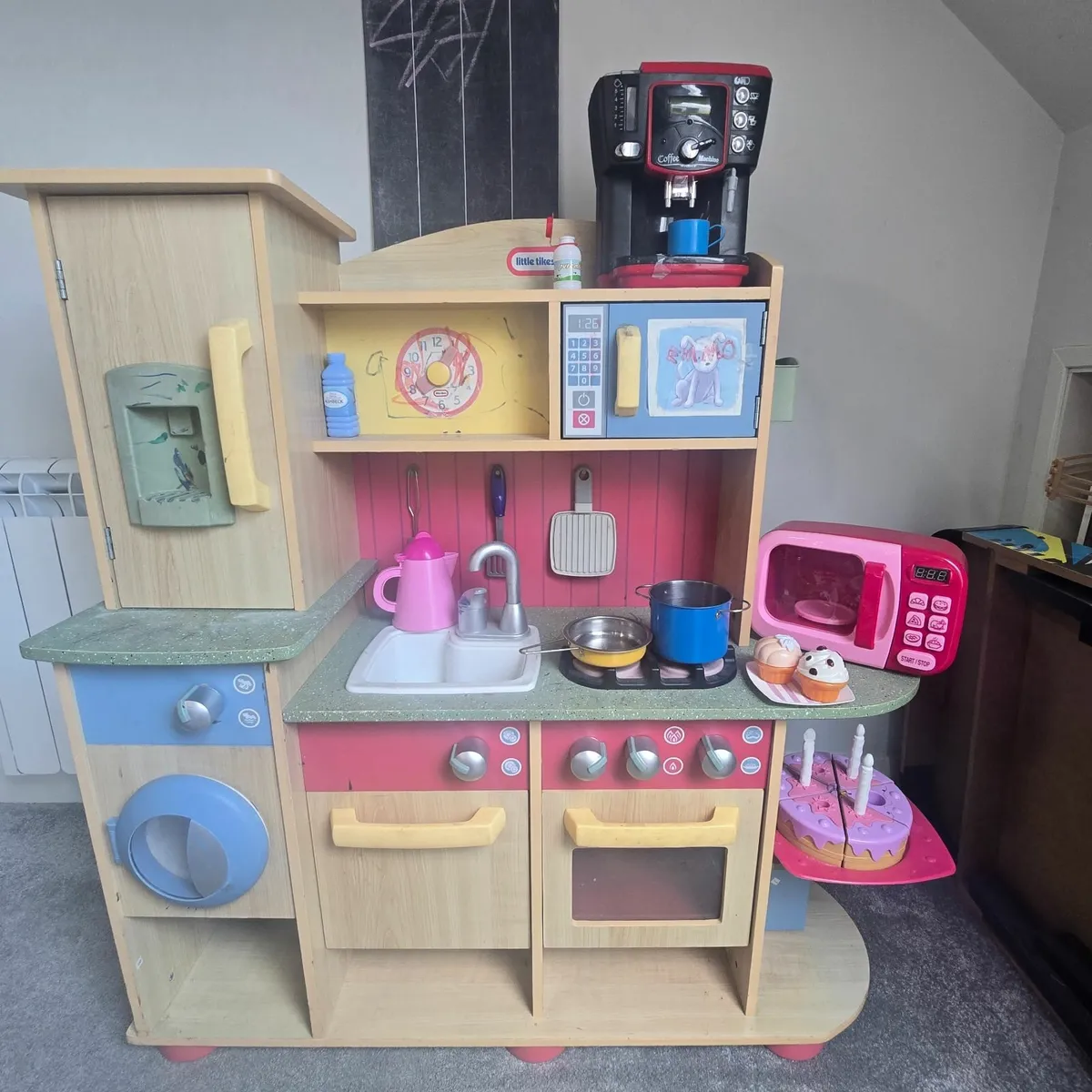Toy little tikes wooden kitchen