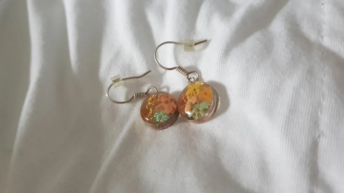 Earrings- BRAND NEW - Image 3