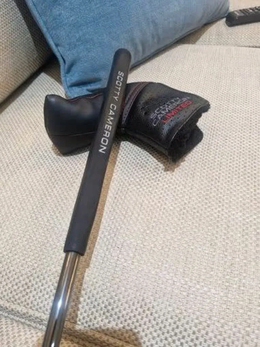 Limited edition Scotty triple black putter. 34" - Image 3