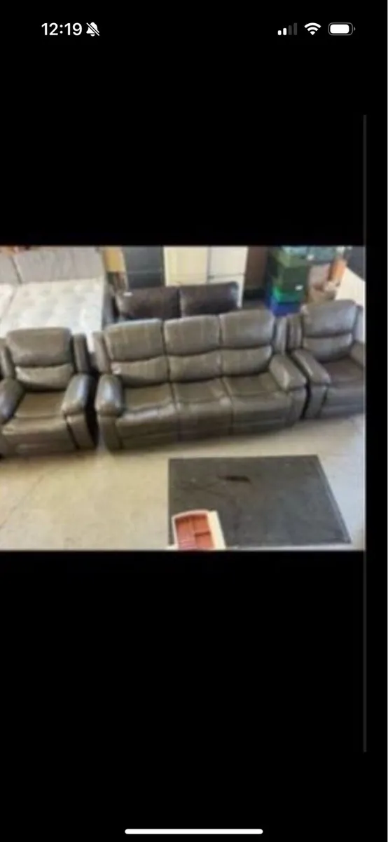 New couches - Image 1