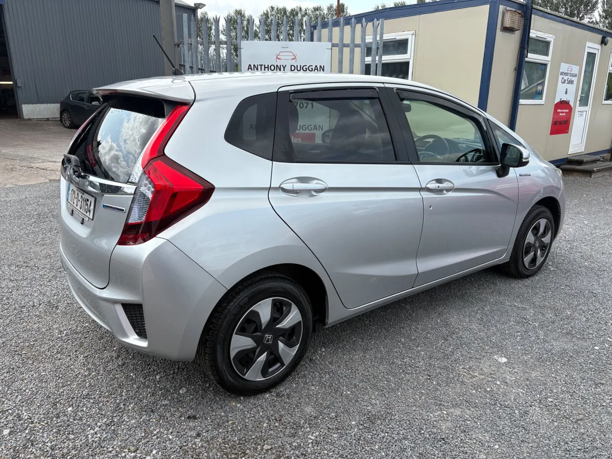 172 Honda Fit 1.5 hybrid - Image 3