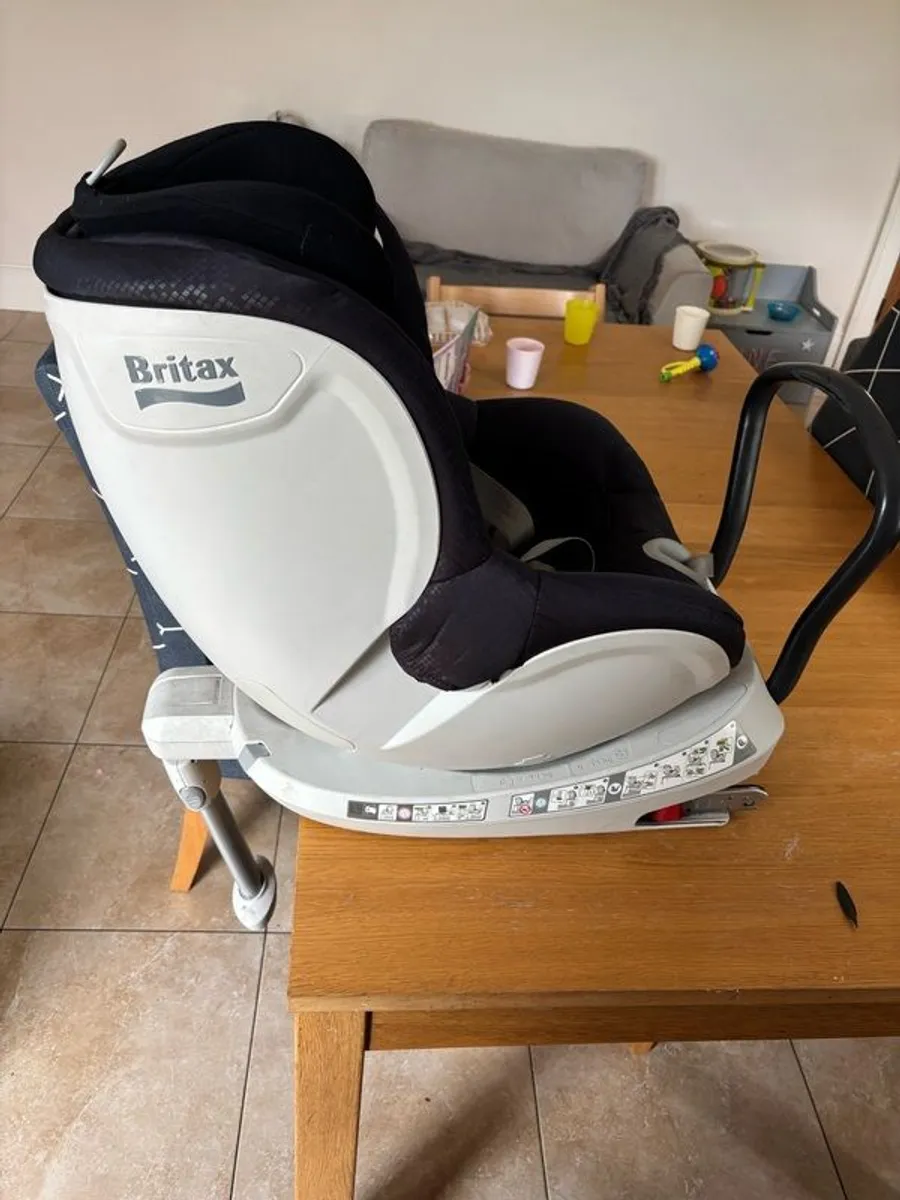 Britax Car Seat - Image 3