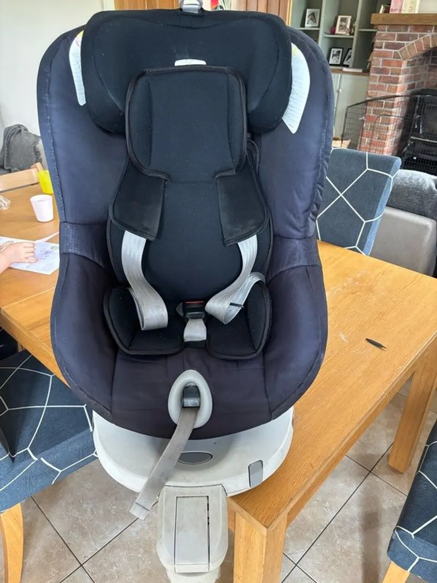 Britax Car Seat - Image 4
