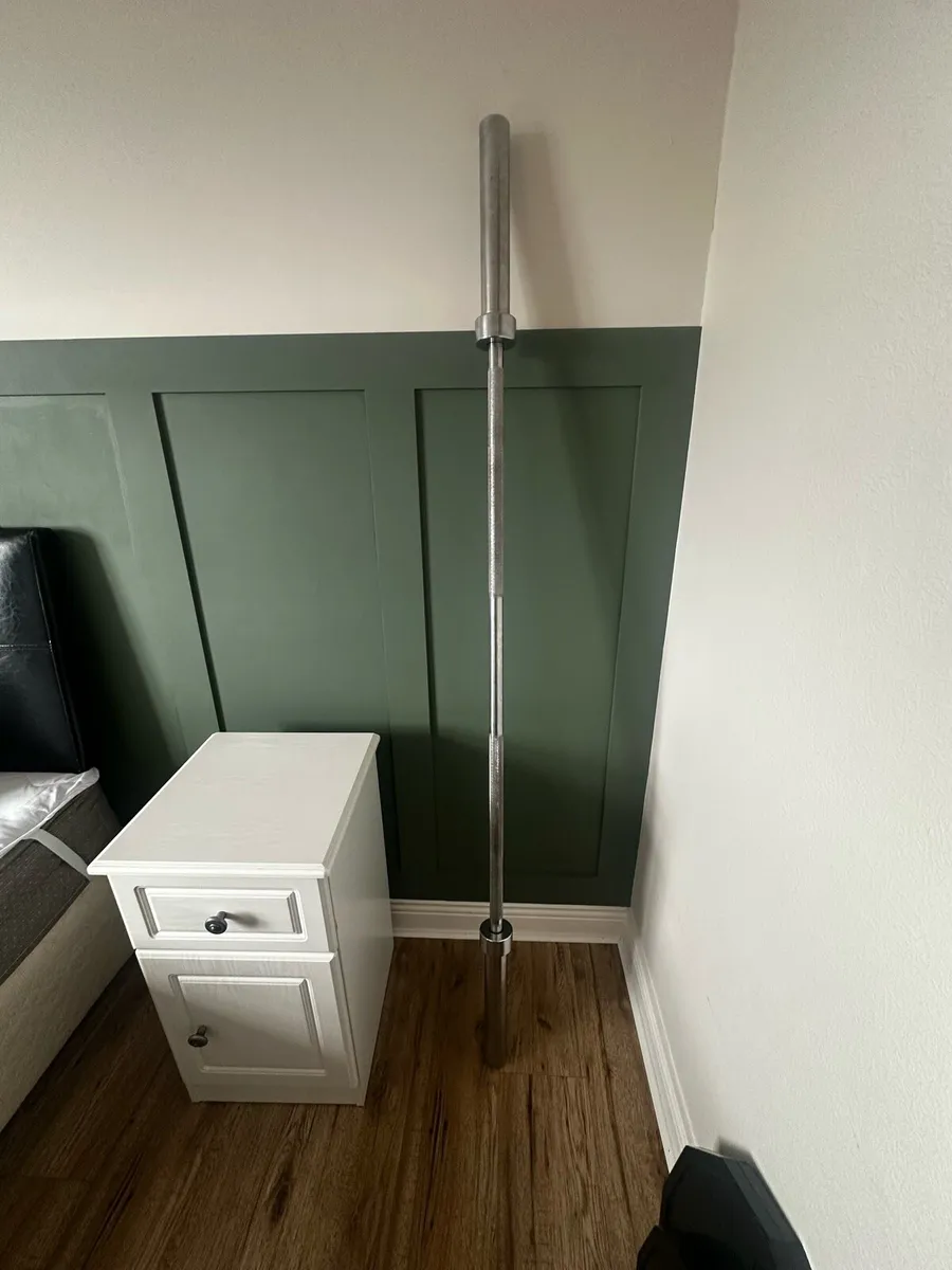 6ft 20kg Olympic Barbell - Image 1