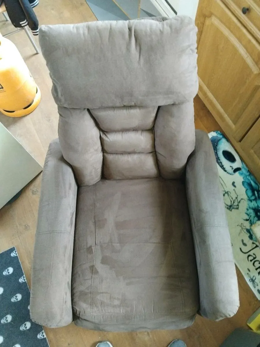 Reclining chair - Image 1