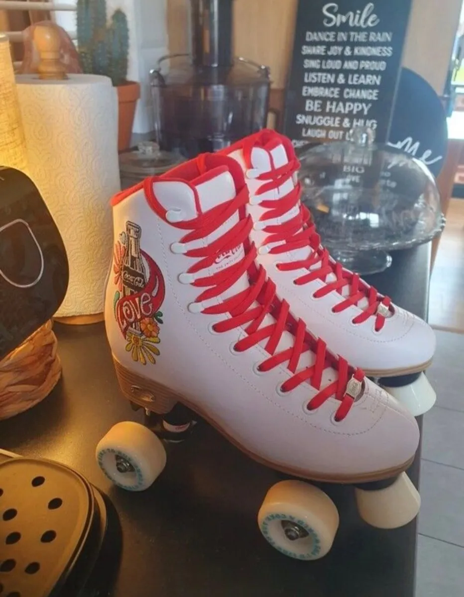 Roller scates-Coca Cola - Image 2