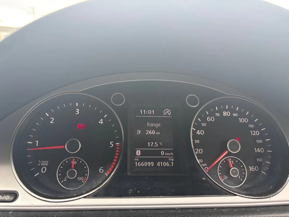 Volkswagen Passat 2014 - Image 2