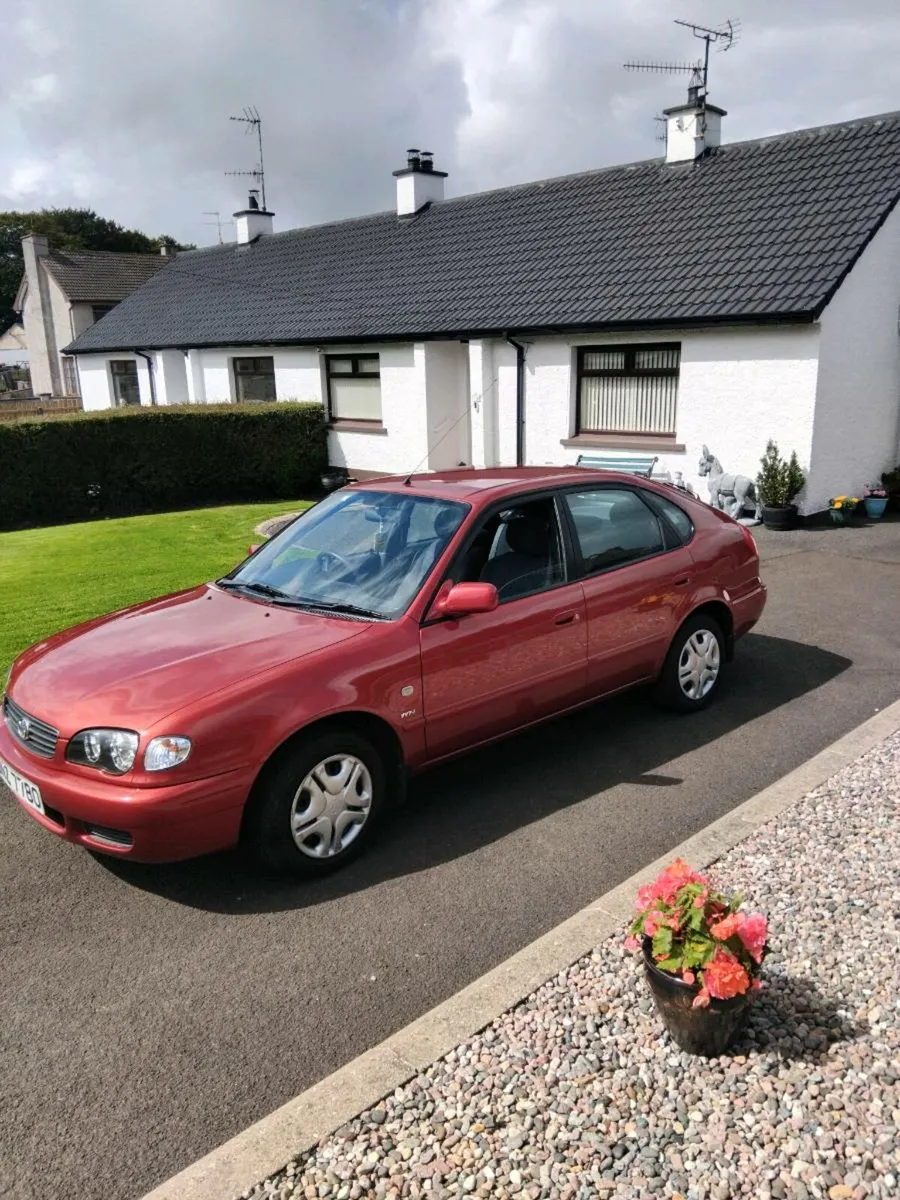 Stunning toyota corolla lift back.2001. - Image 1