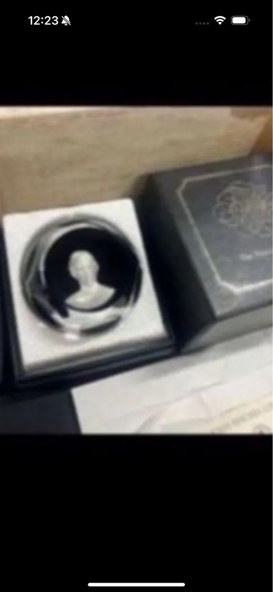 4 pinches baccarat commemorative paperweights - Image 3