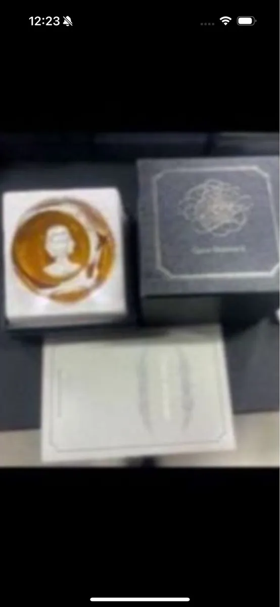 4 pinches baccarat commemorative paperweights - Image 4