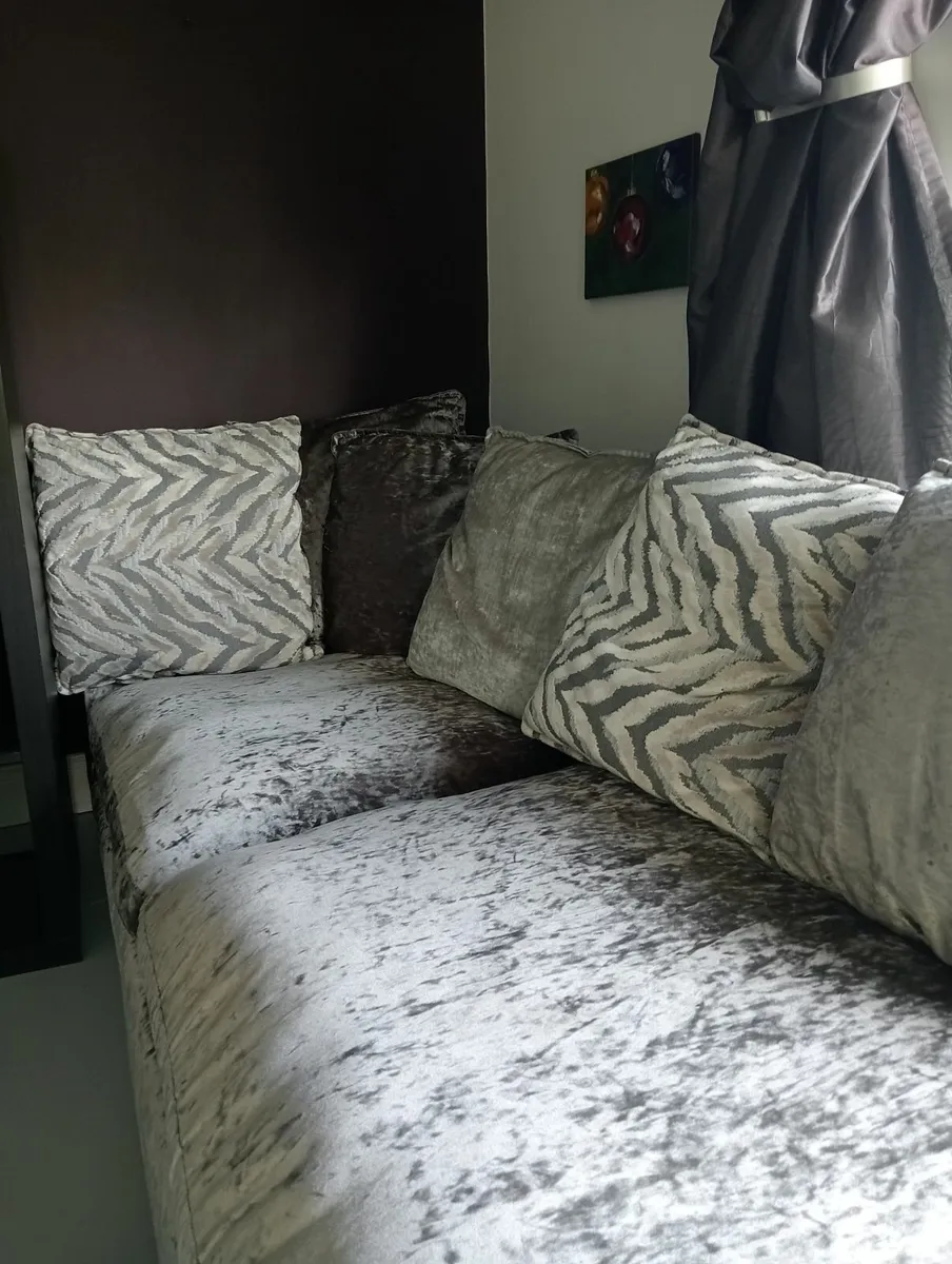 Couch - Image 2