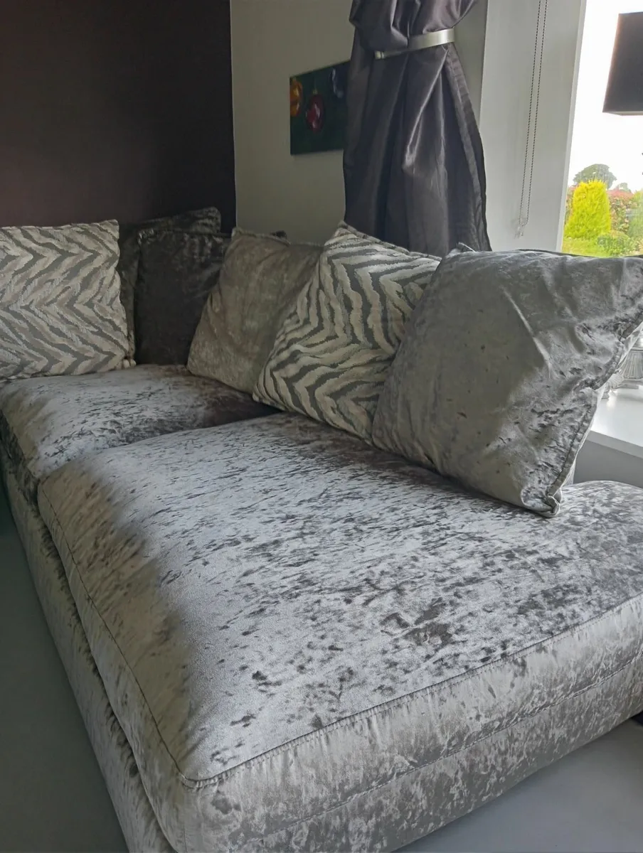 Couch - Image 4