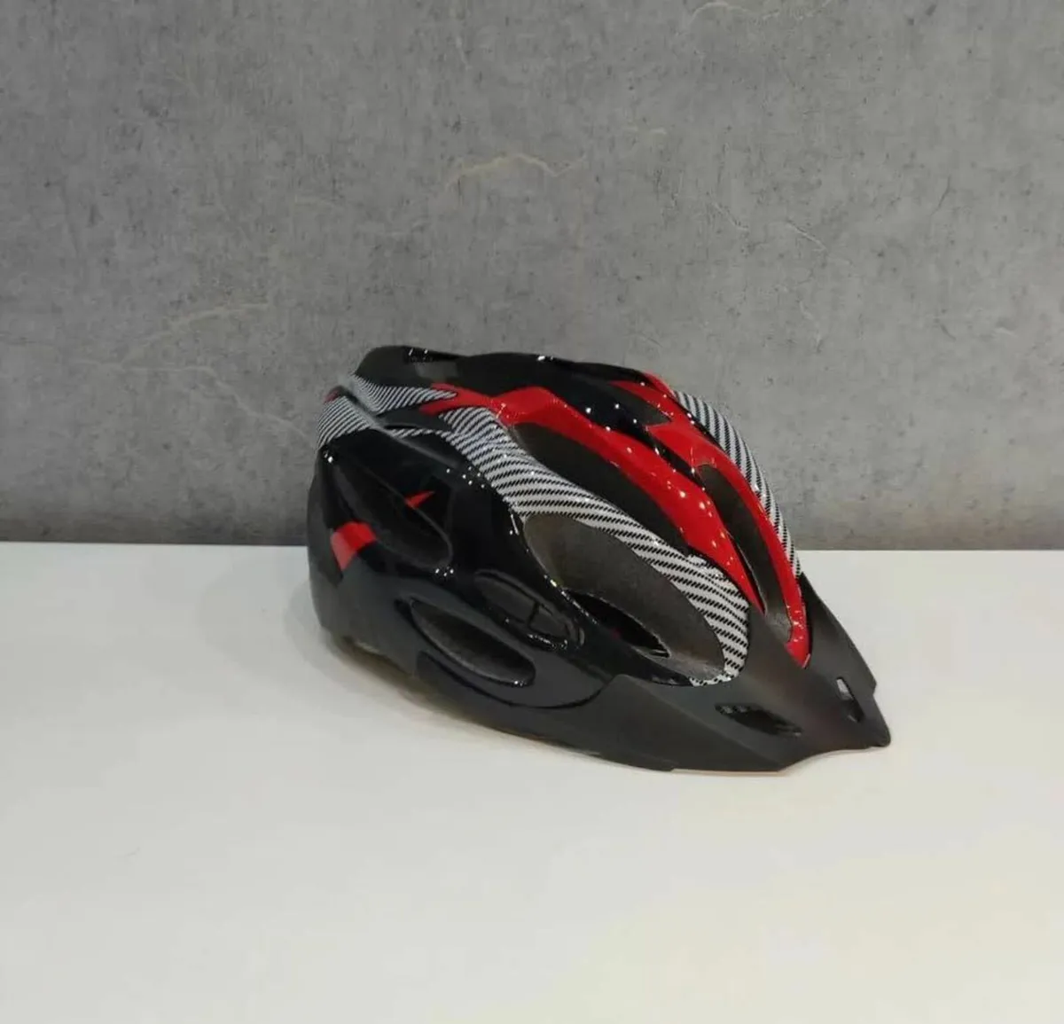 helmet - Image 2