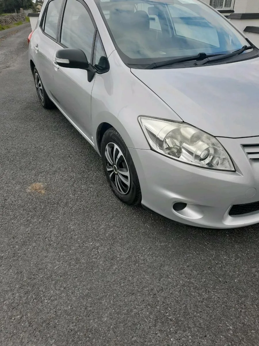 Toyota auris - Image 1