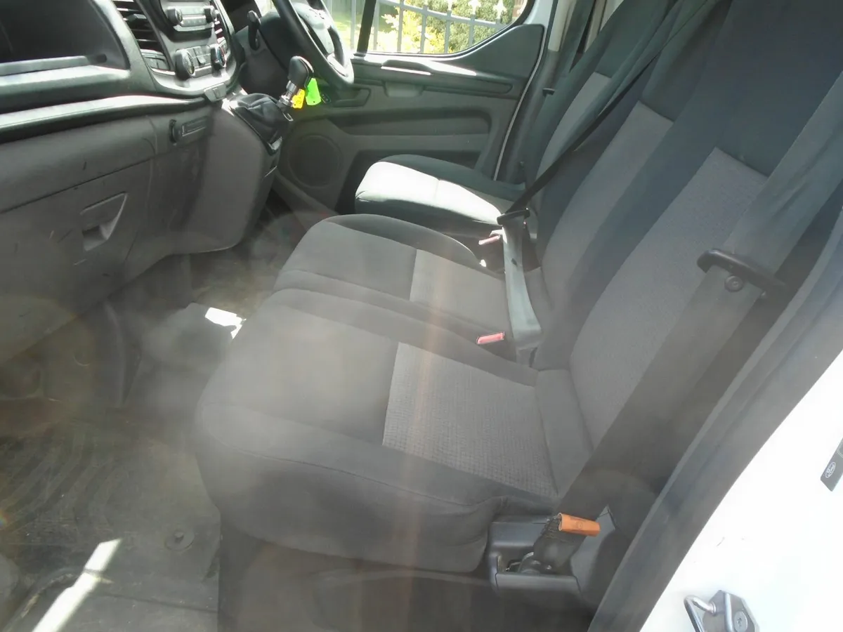 2021 Ford Transit Custom SWB FR. - Image 4