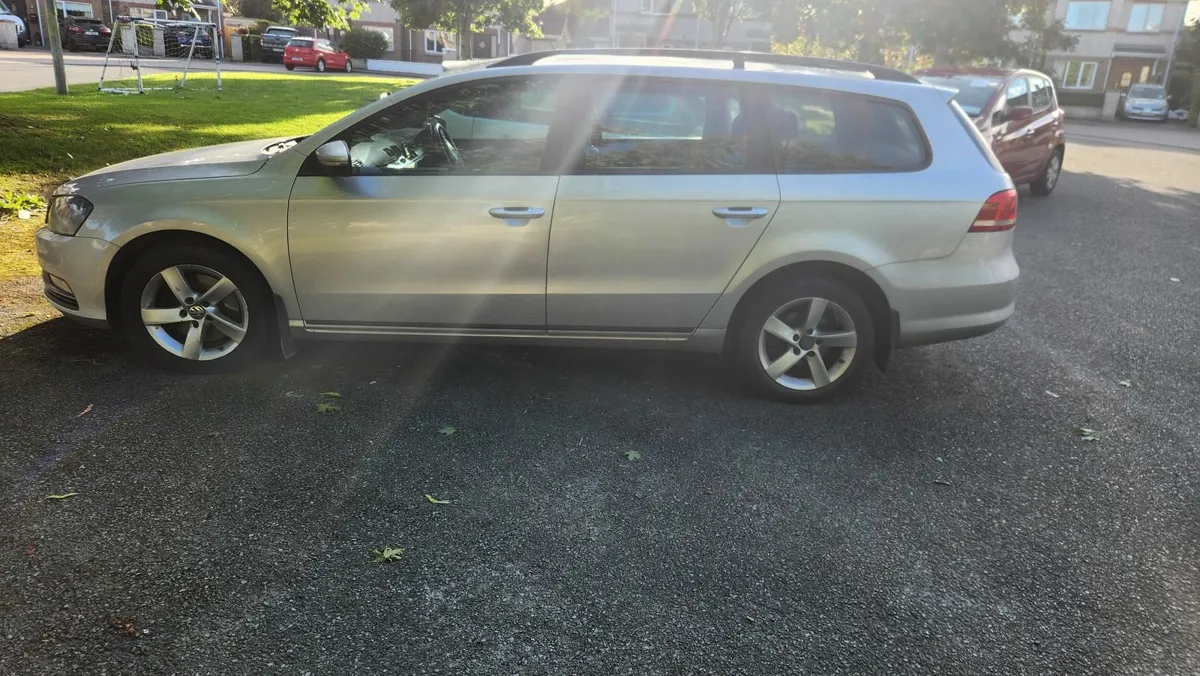 Volkswagen Passat 2011 - Image 1
