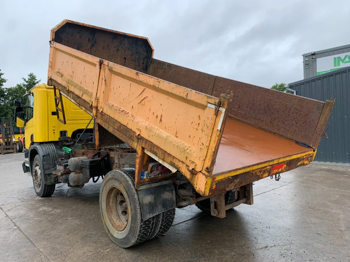 UNRESERVED 2005 SCANIA P230 4X2 18T TIPPER FOR AUC - Image 3