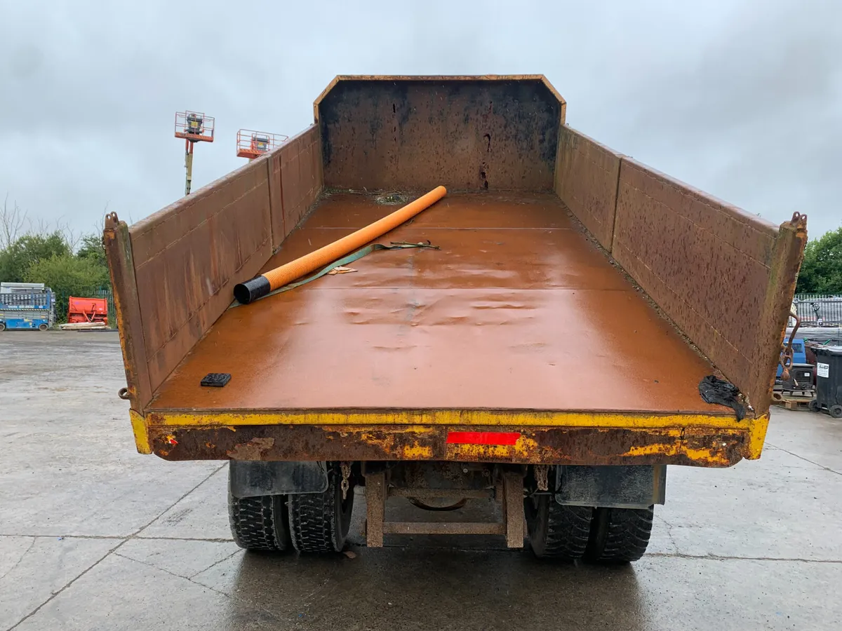 UNRESERVED 2005 SCANIA P230 4X2 18T TIPPER FOR AUC - Image 4