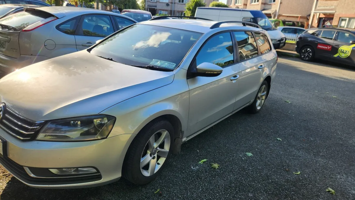 Volkswagen Passat 2011 - Image 3