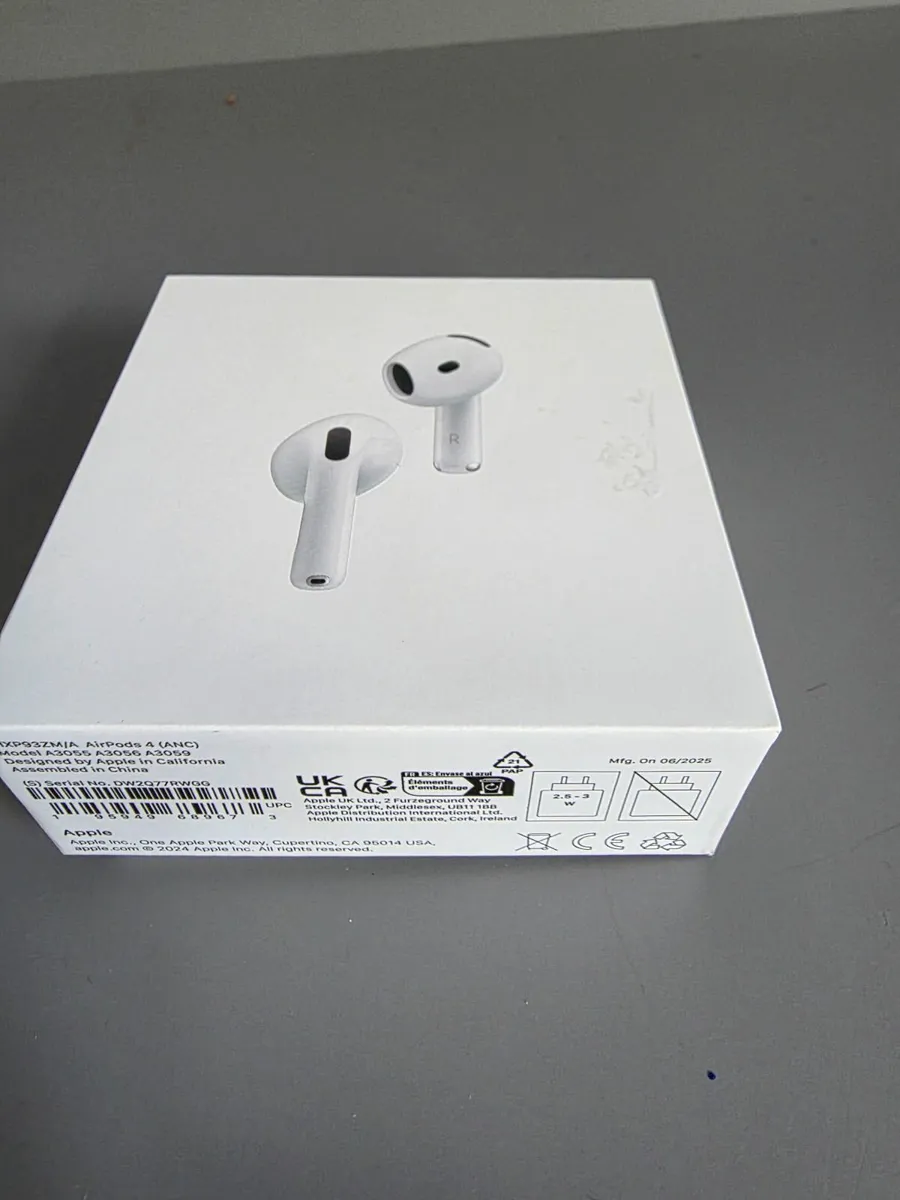 4th Generation Airpods - Image 3