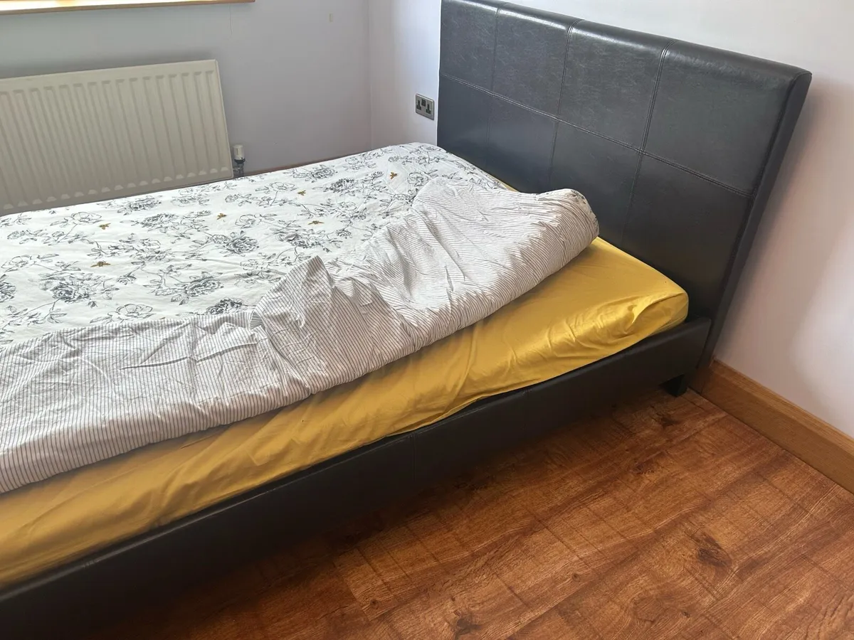Double Bed - Image 3