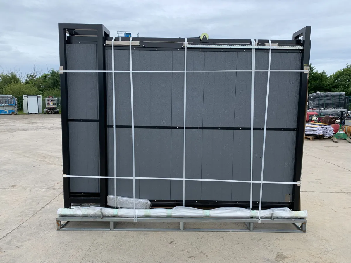 BID ONLINE NOW - NEW 26FT COMPOSITE ELECTRIC GATE - Image 4