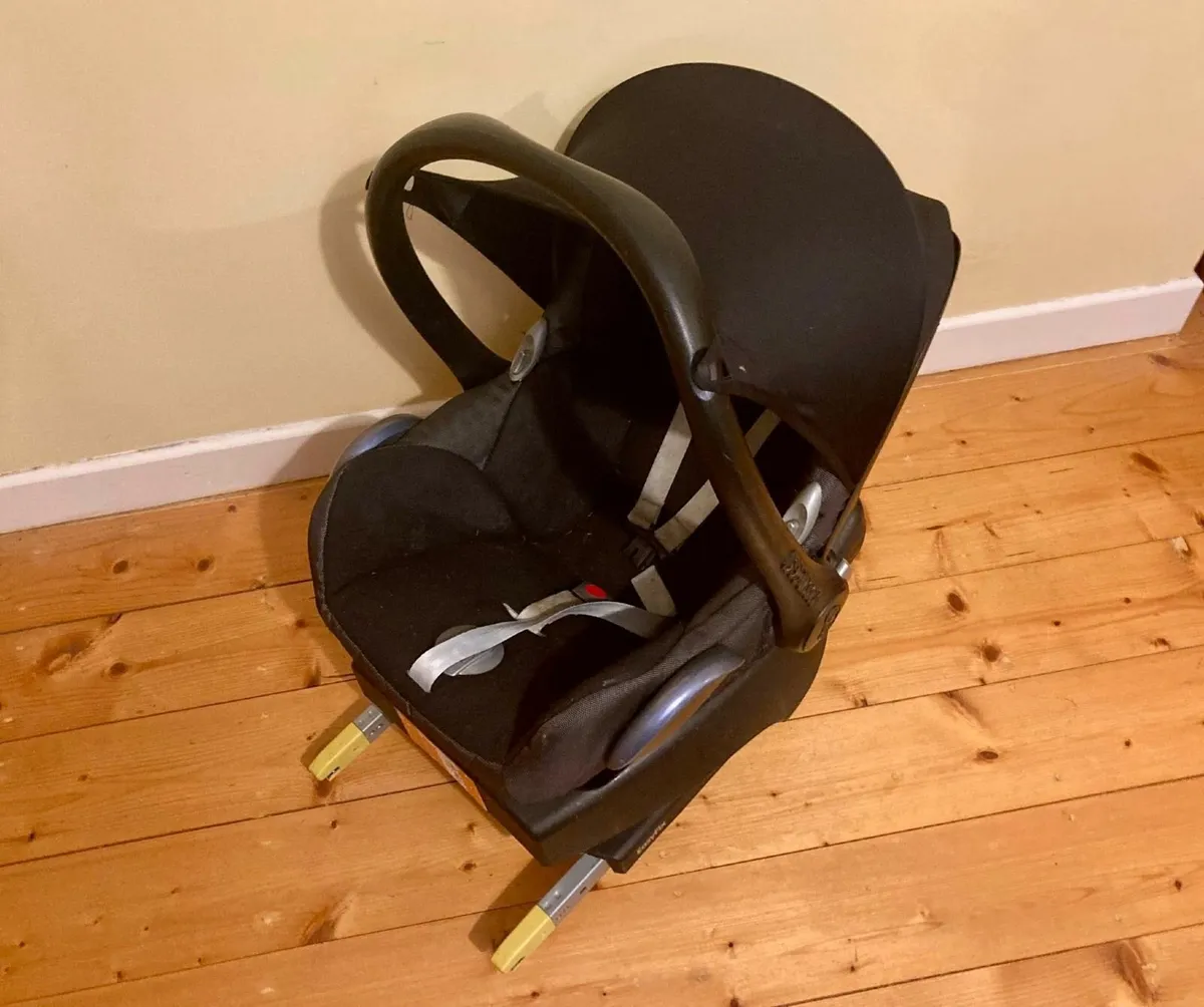 Maxi-Cosi Infant Car Seat + ISOFIX Base + Adapters - Image 4