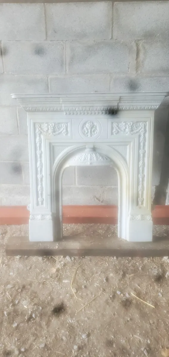 Cast iron fireplace - Image 1