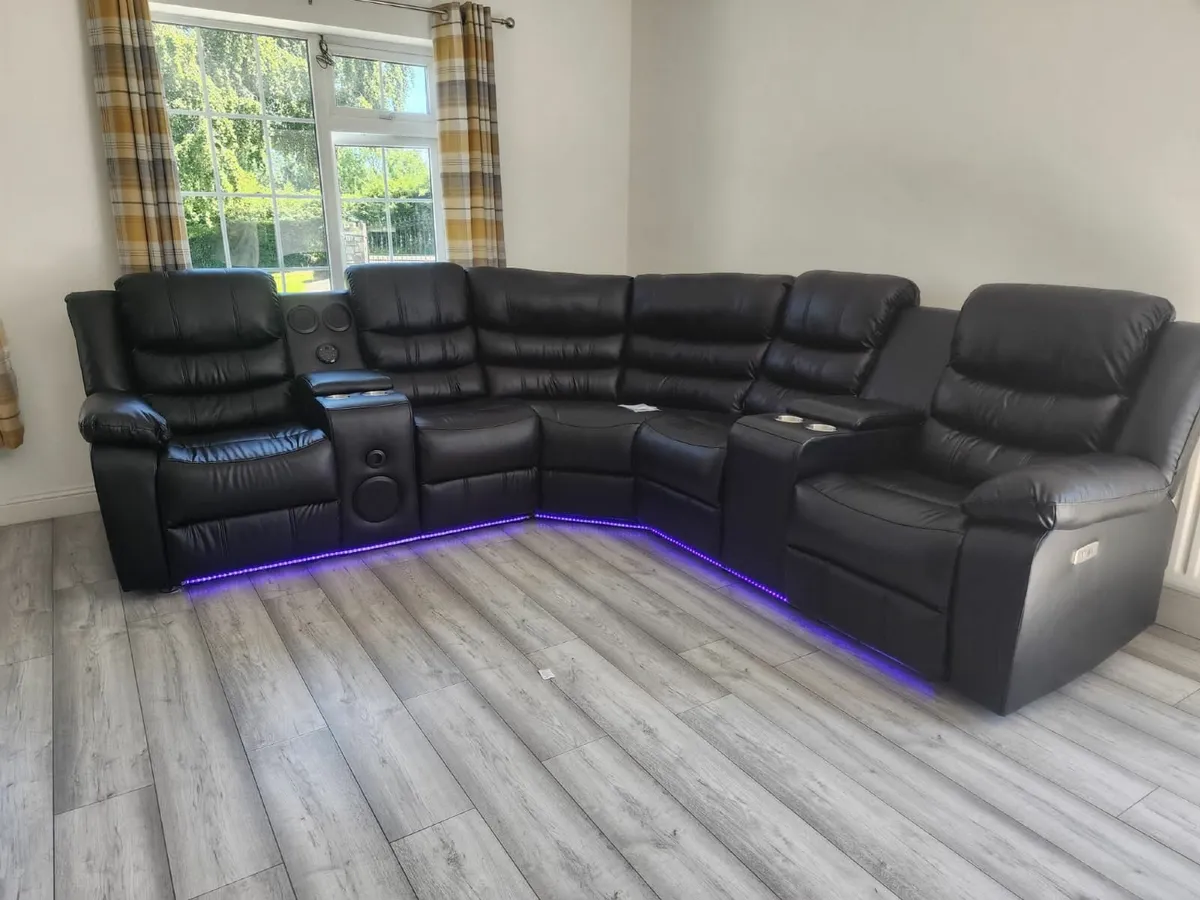 Corner sofa - Image 1