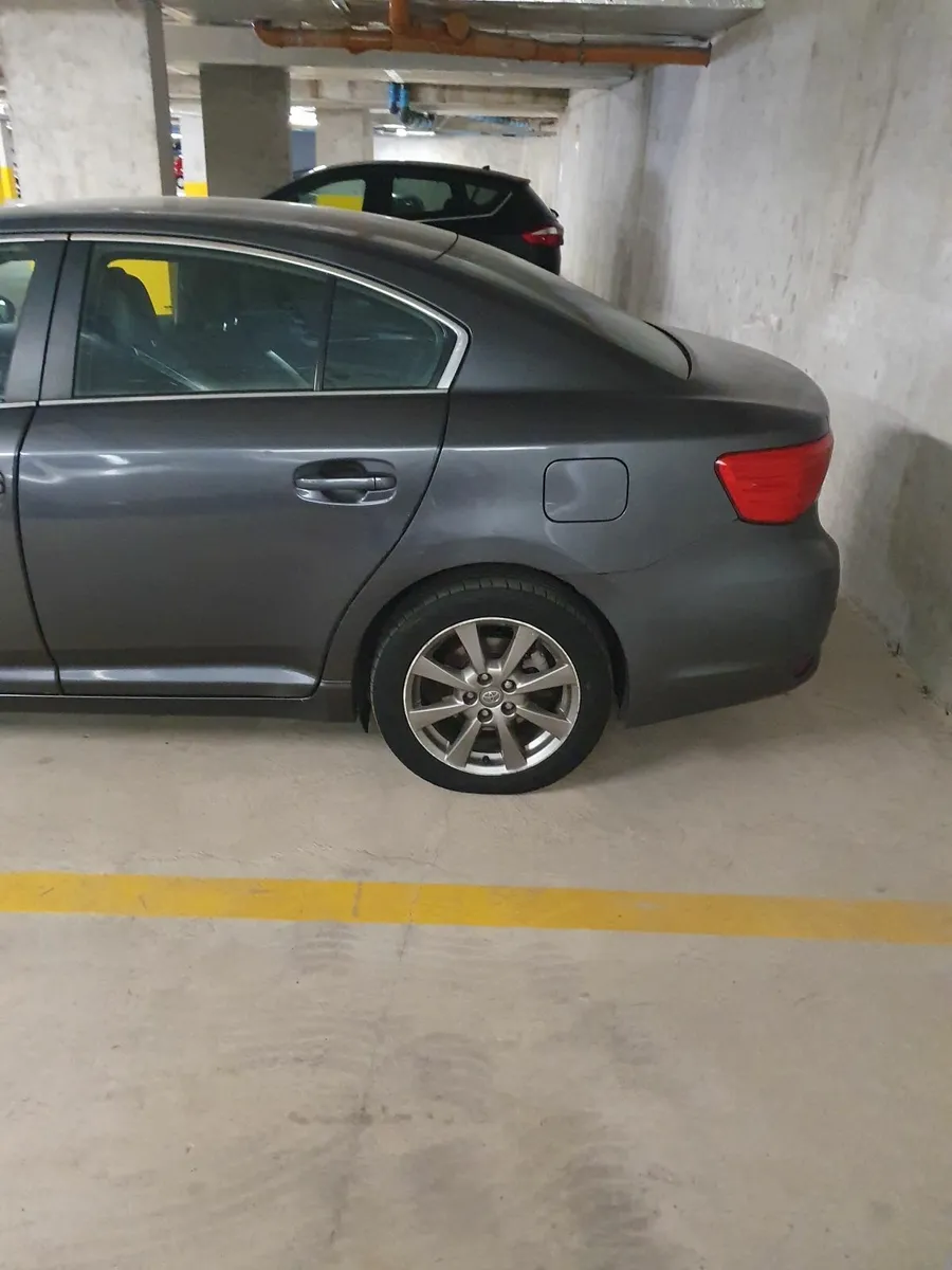 Toyota Avensis 2012 - Image 4
