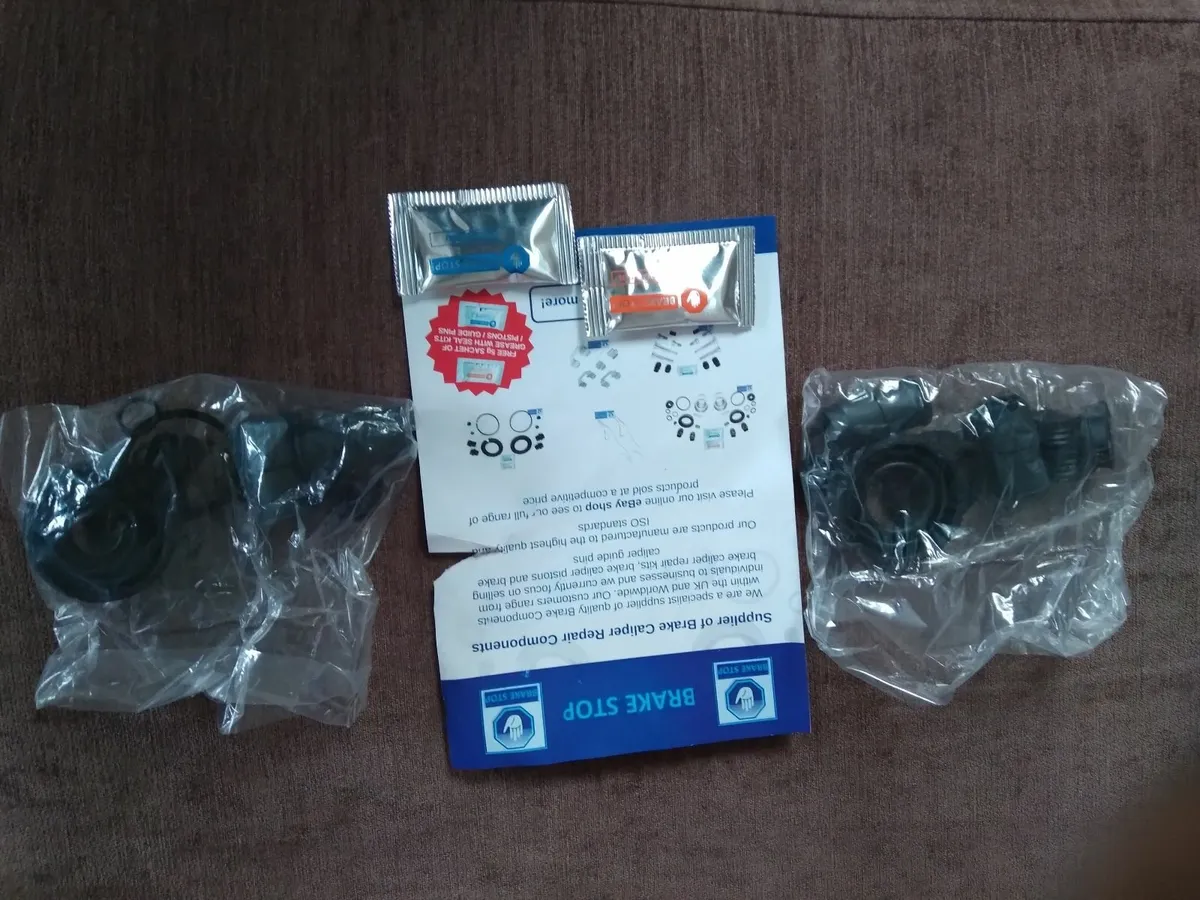 Pair of car brake caliper repair kit - Image 3
