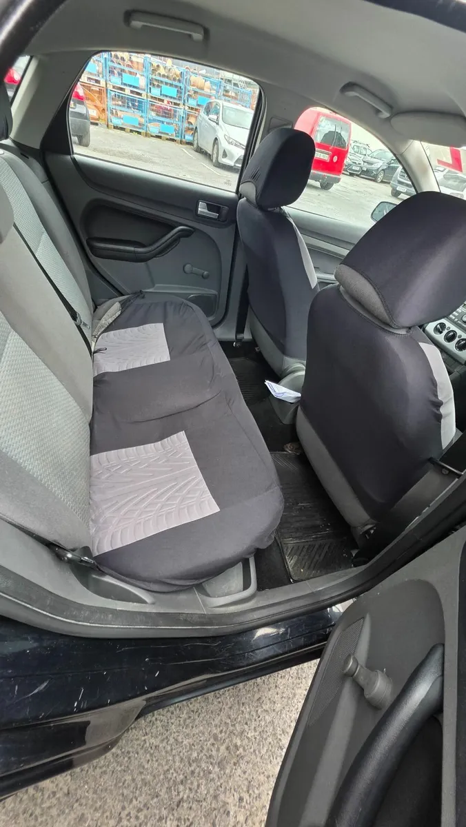 Ford Focus 2007 - Image 2
