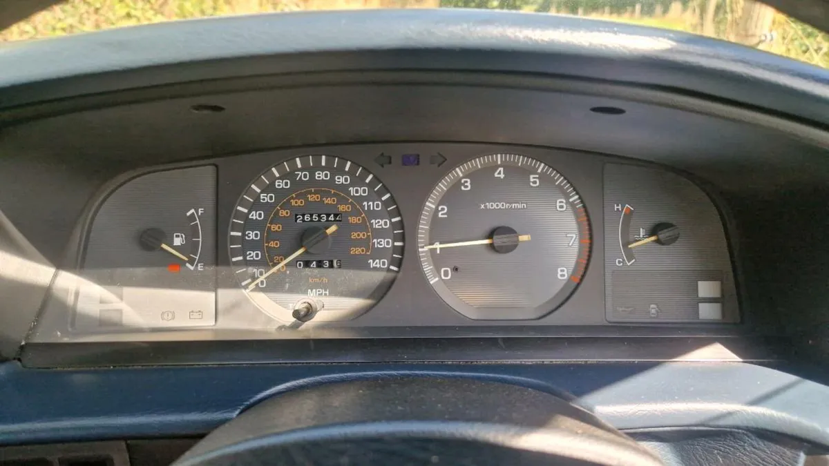 Toyota carina 2 1.6 GL - Image 2