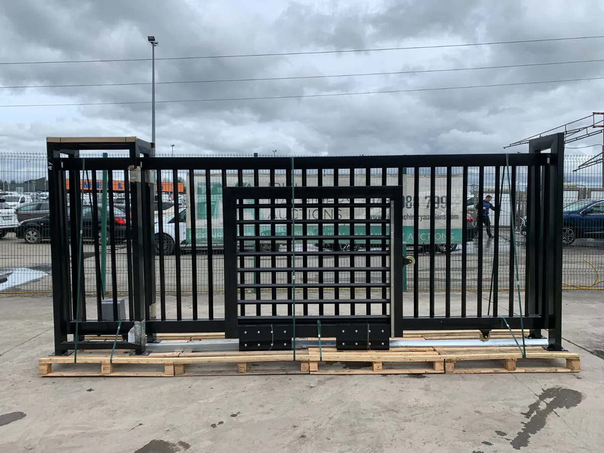 BID ONLINE NOW - NEW 20FT ELECTRIC SLIDING GATE - Image 1